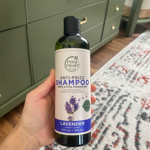 Petal Fresh Pure Anti Frizz Lavender Shampoo - Picture 2 of 6